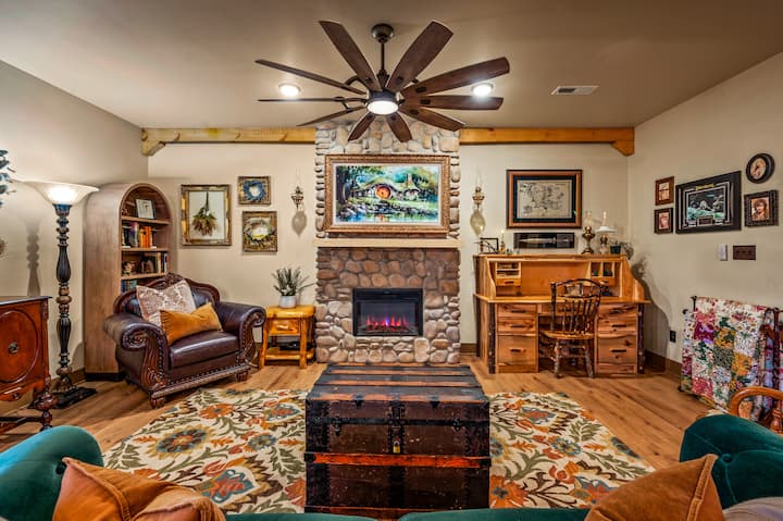 #Howardshollow# Earth Home @ The Forgotten Forest! - Sevierville, TN