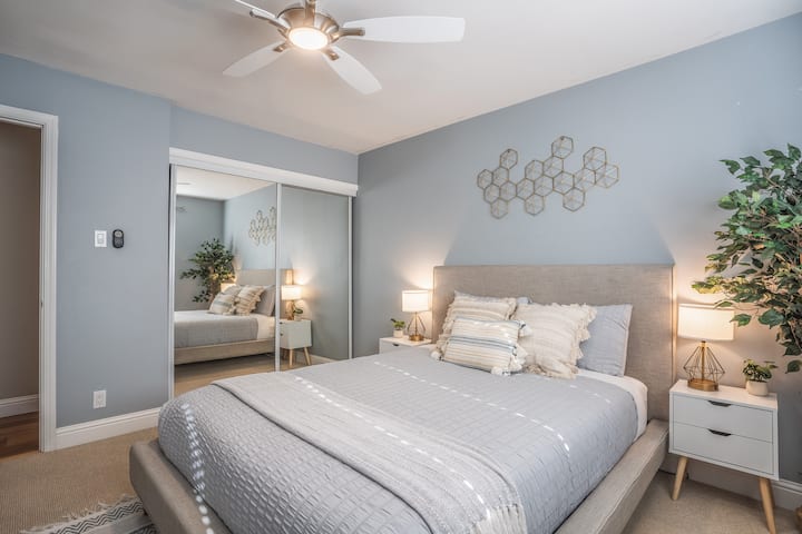 Get a good night’s sleep on the comfortable queen bed in the second bedroom.
