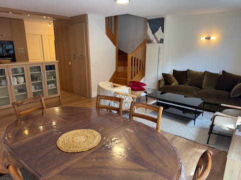 Top Airbnb: Large 3 bedrooms with direct access to 3 Vallées cable car à Brides Les Bains