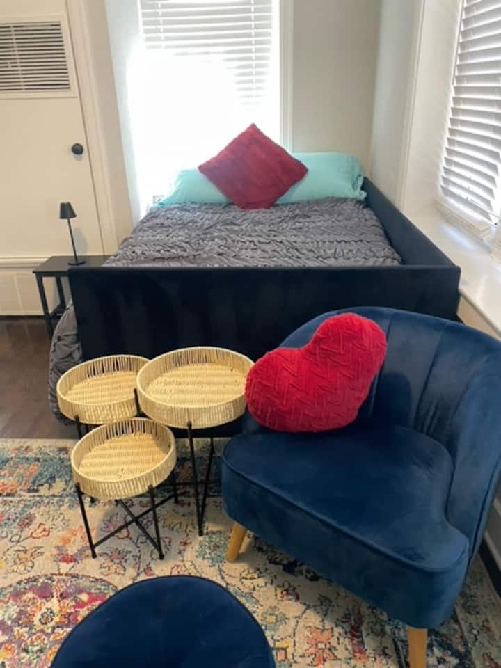 Executive Studio/travel Pros Welcome - Kansas City, MO