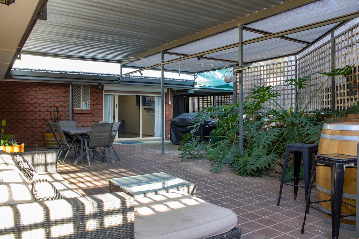 Barossa-Sleeps 10/Spa/WiFi/Foxtel/Relax or Explore