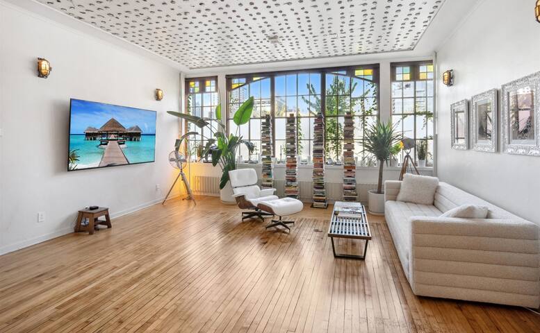 Blacksmith House @ US Bank Stadium | Top 1% Airbnb gallery image 4