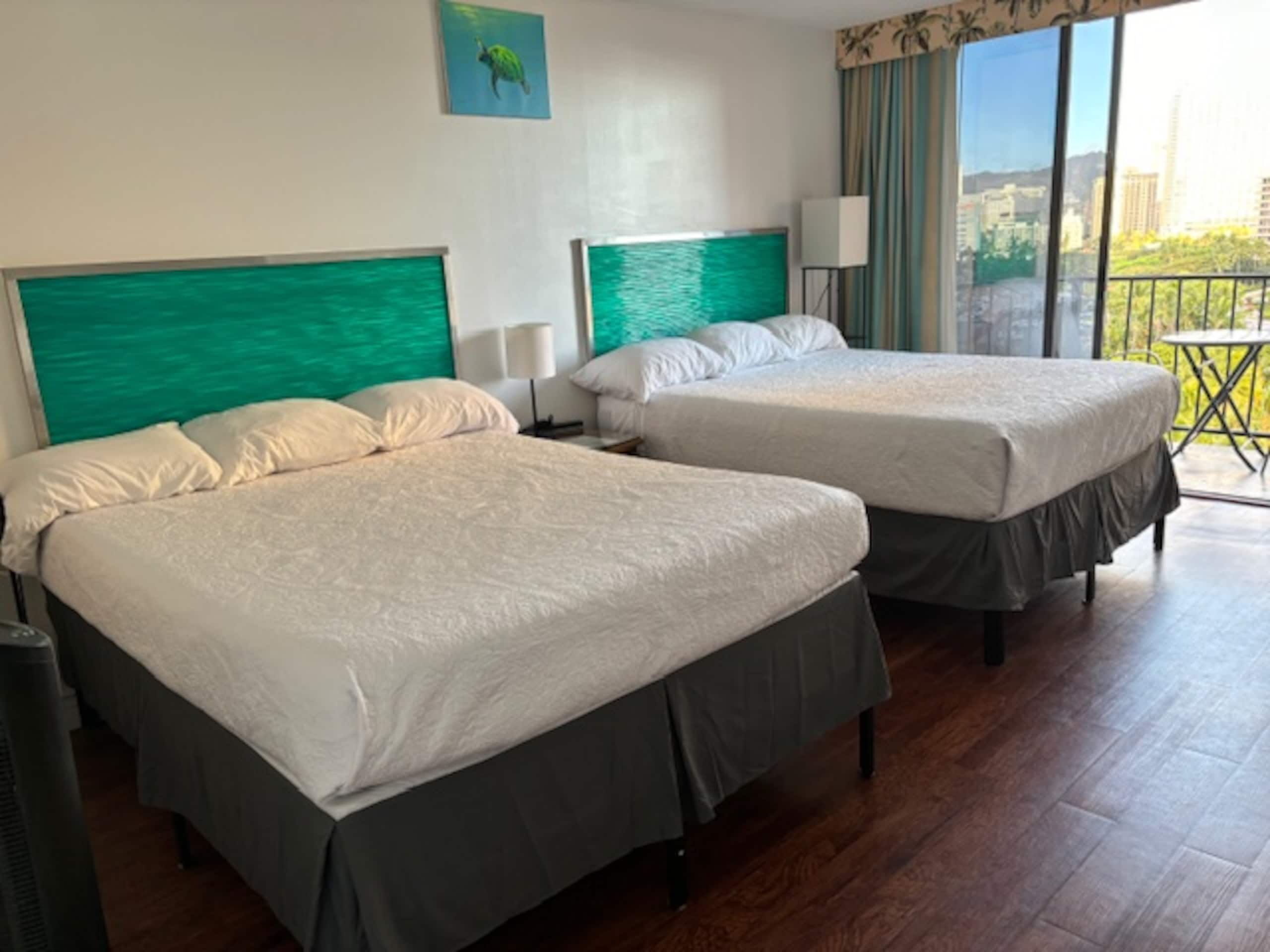 Condo in Honolulu · ★4.63 · Studio · 2 beds · 1 shared bath - Image 3