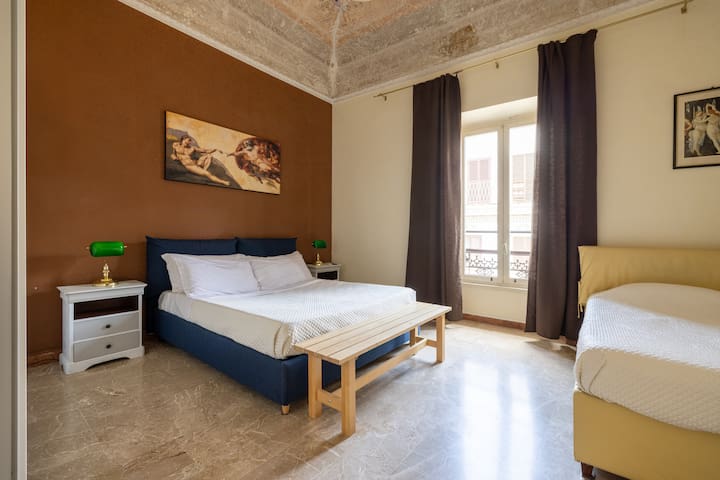 elegant montebello house. Holiday Home gallery image 2