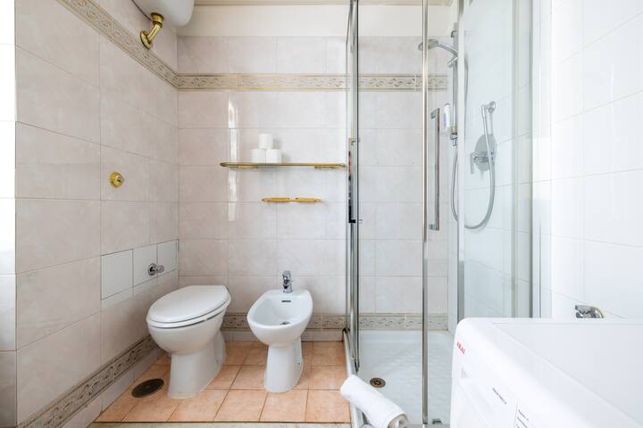 elegant montebello house. Holiday Home gallery image 5