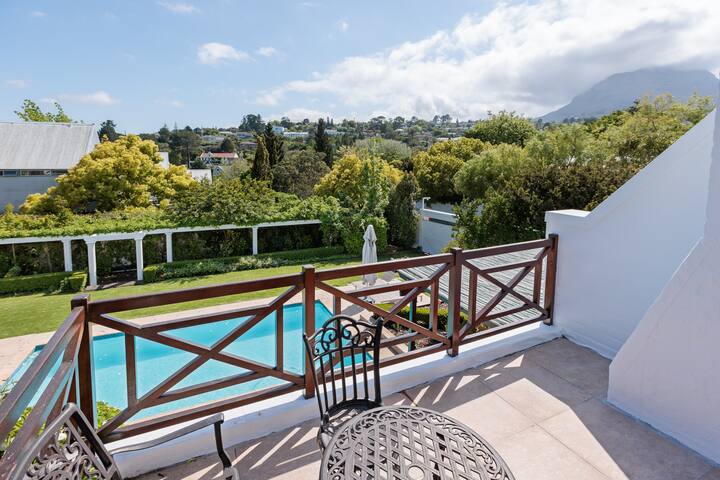 Die Rietdak: Thatched house Cape Town – 4 bedrooms gallery image 4