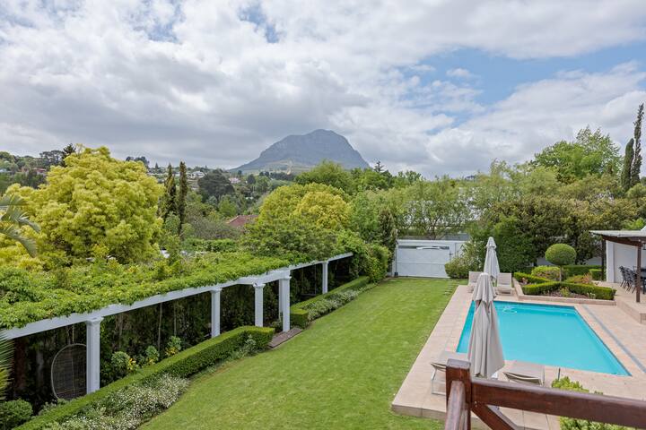 Die Rietdak: Thatched house Cape Town – 4 bedrooms gallery image 2