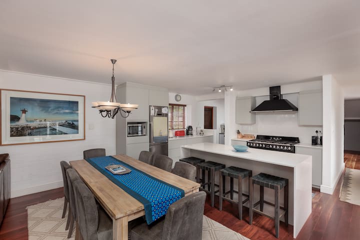 Die Rietdak: Thatched house Cape Town – 4 bedrooms gallery image 5