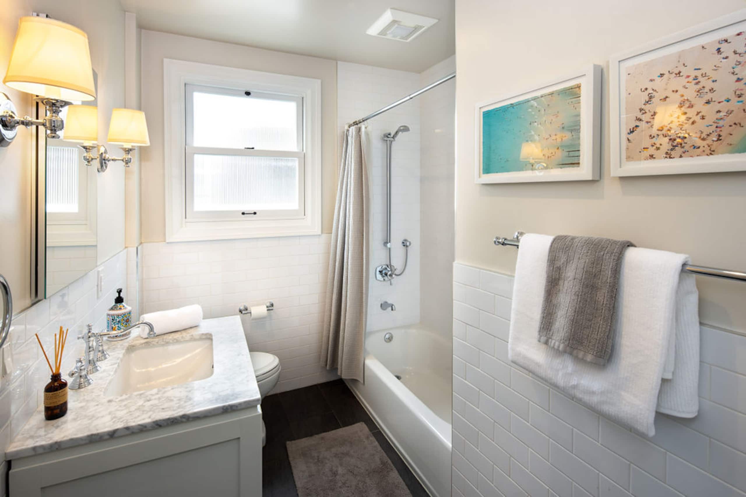 Home in San Francisco · ★5.0 · 3 bedrooms · 3 beds · 2 baths - Image 11