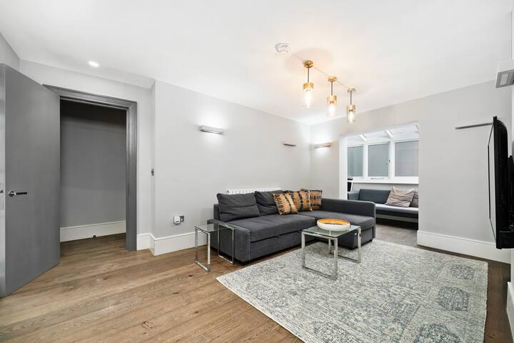 Amazing 3bedrooms Townhouse. Perfect for families! gallery image 3