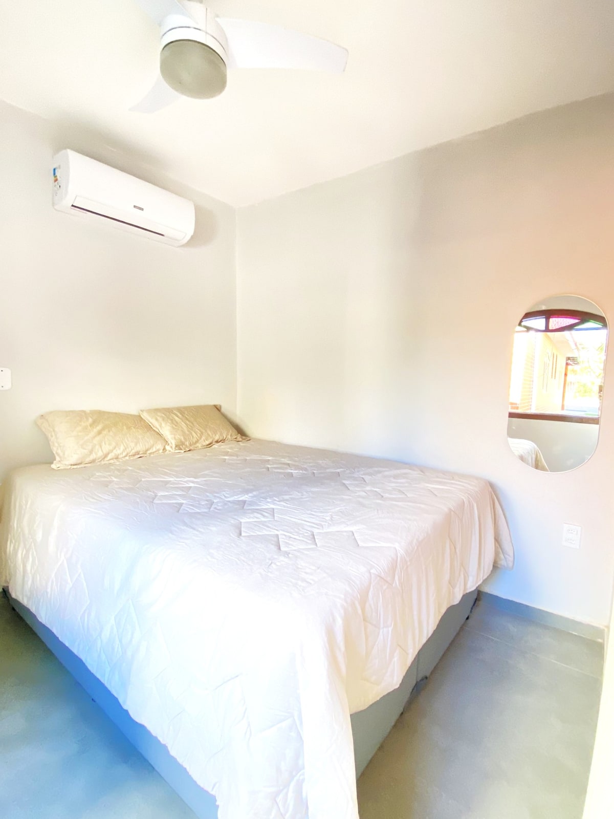 Dormitorio 7 con 1 cama doble tamaño queen + aire acondicionado + ventilador de techo + baño privado