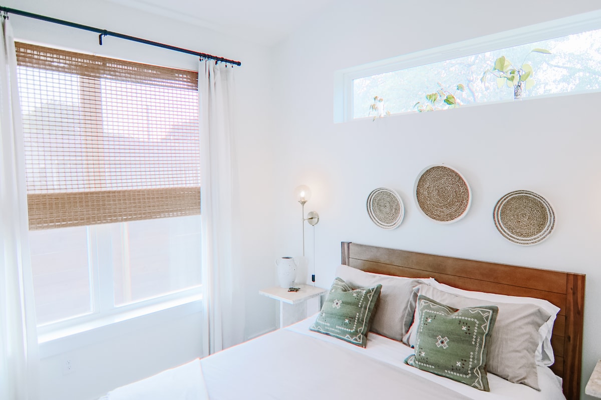Modern Retreat | 15 min > Zilker, SoCo + Downtown