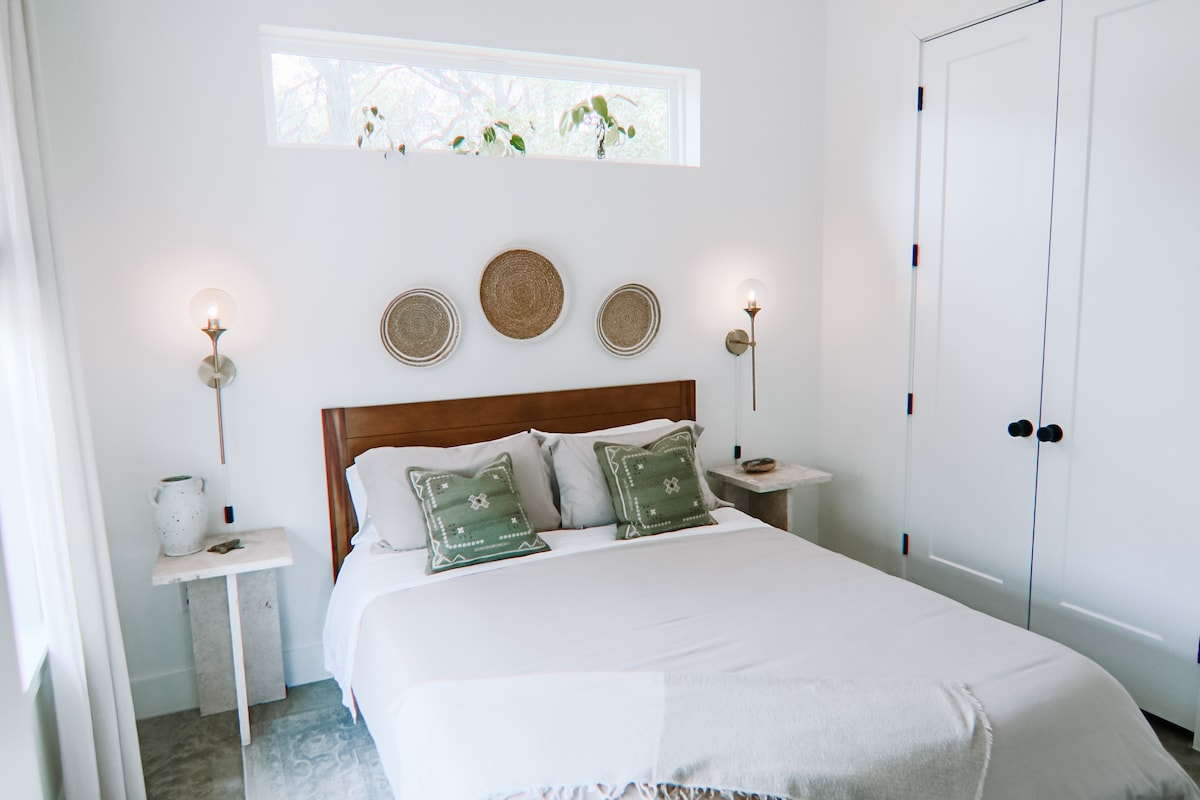 Modern Retreat | 15 min > Zilker, SoCo + Downtown