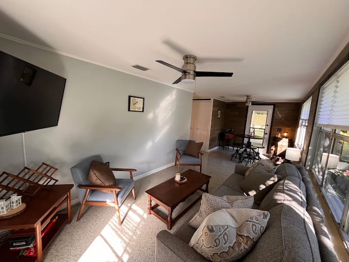 Scenic Home Surrounded By 1.25 Acres Of Nature - Sanford