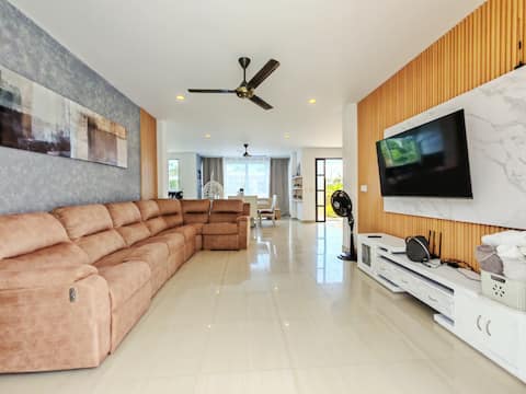 Popular Airbnb listing: Casa Paradise Girardot - Tierra Linda Condominium in Girardot