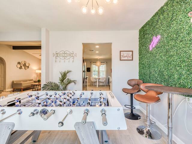 Heated Pool/Spa/BBQ/Foosball/Arcade/Domain gallery image 5