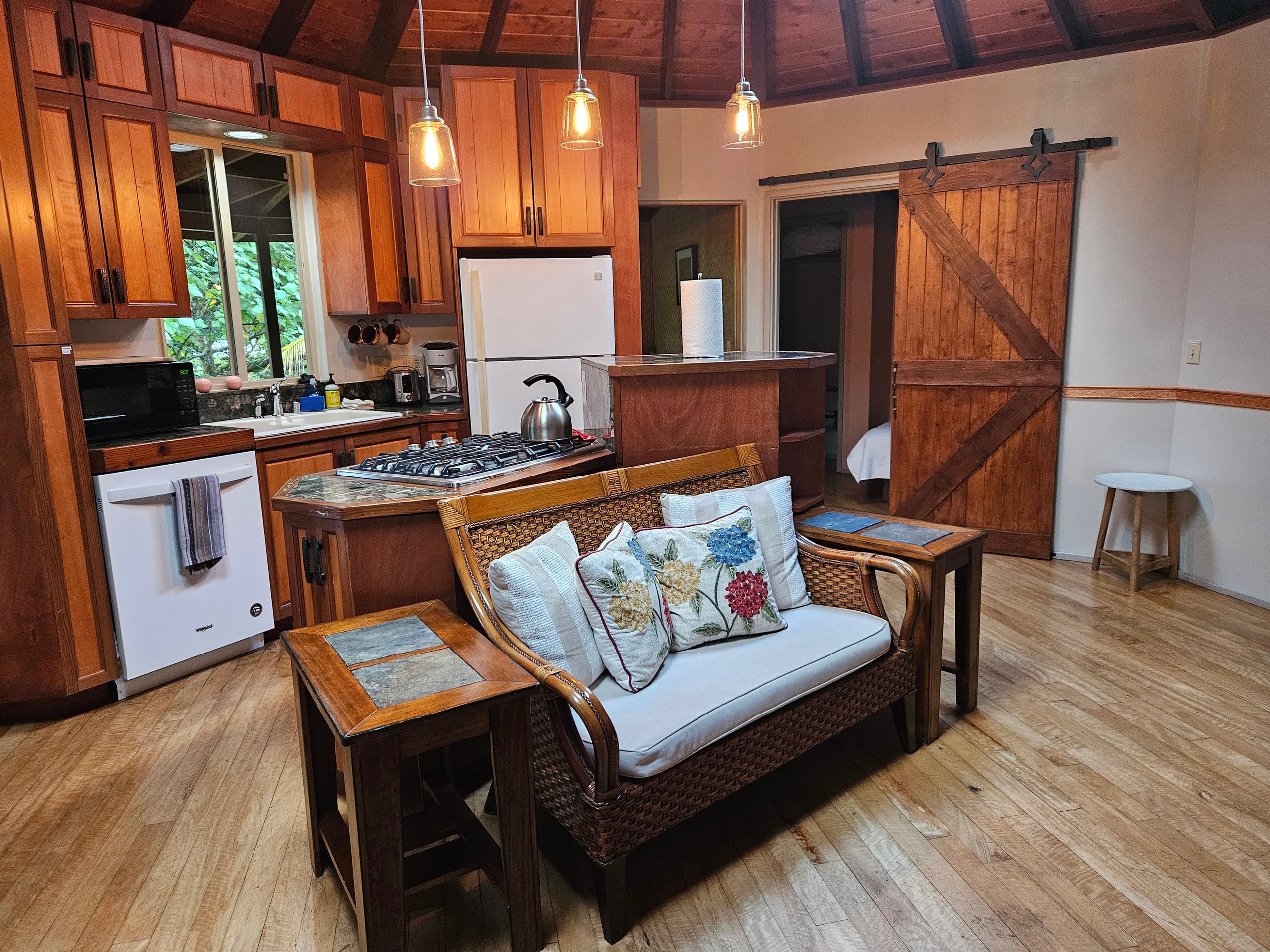 Home in Keaau · ★4.77 · 2 bedrooms · 2 beds · 2 private baths - Image 11