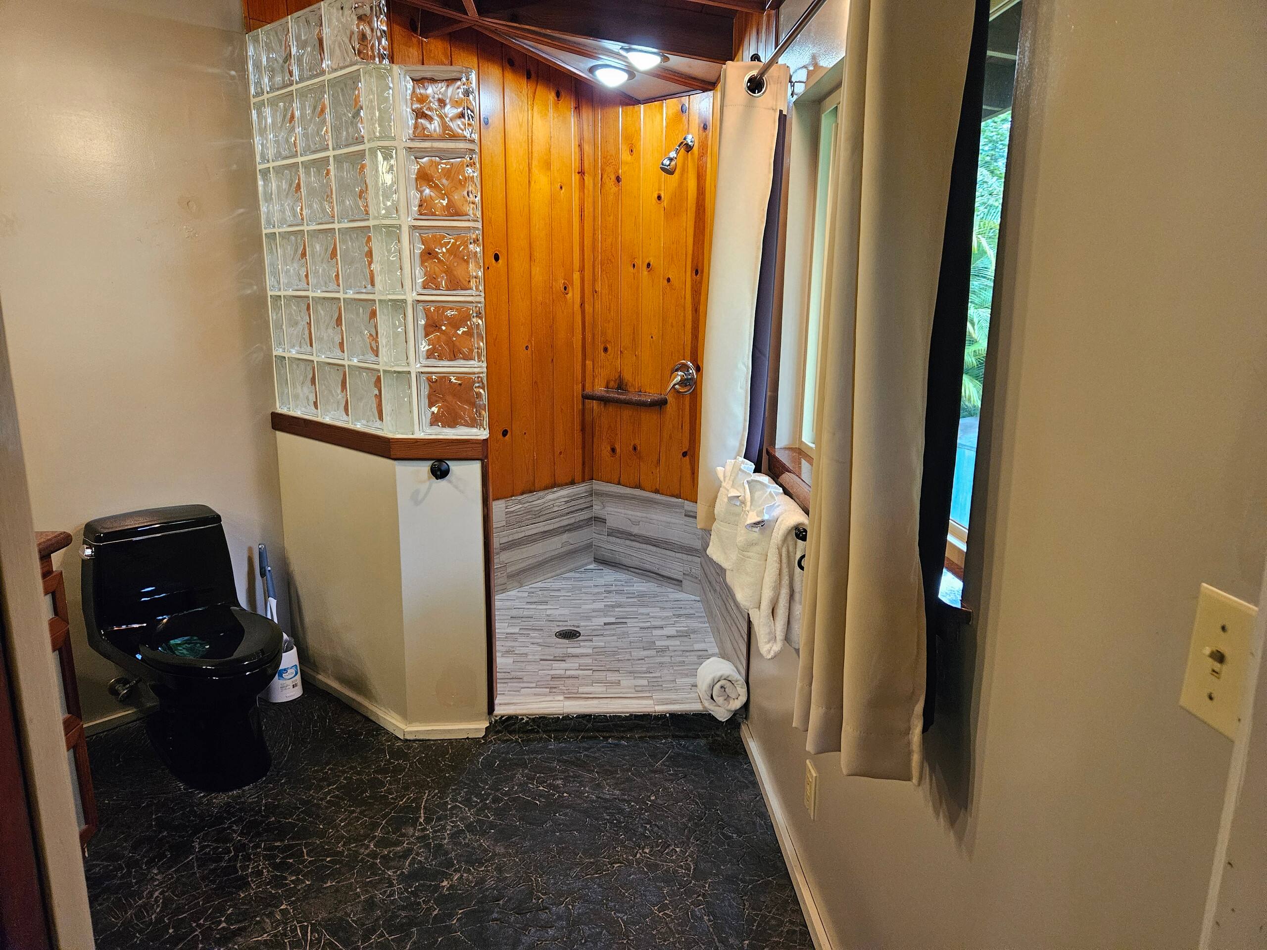 Home in Keaau · ★4.77 · 2 bedrooms · 2 beds · 2 private baths - Image 33