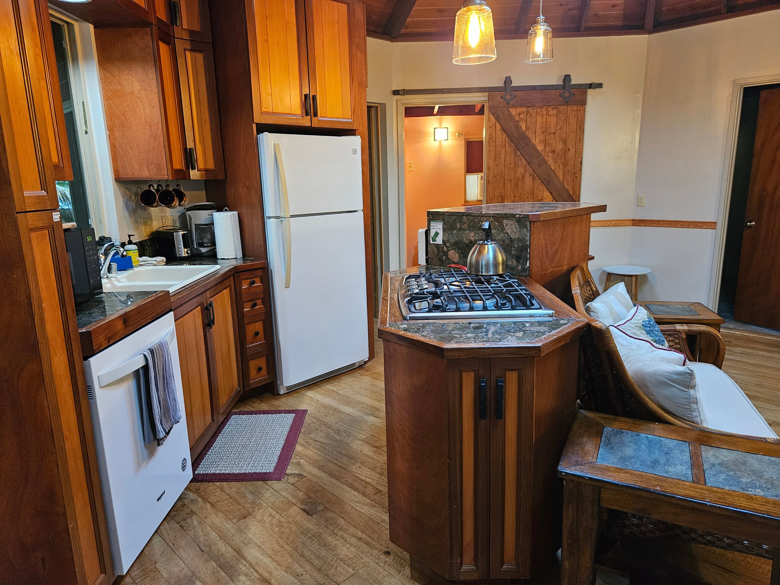 Home in Keaau · ★4.77 · 2 bedrooms · 2 beds · 2 private baths - Image 16