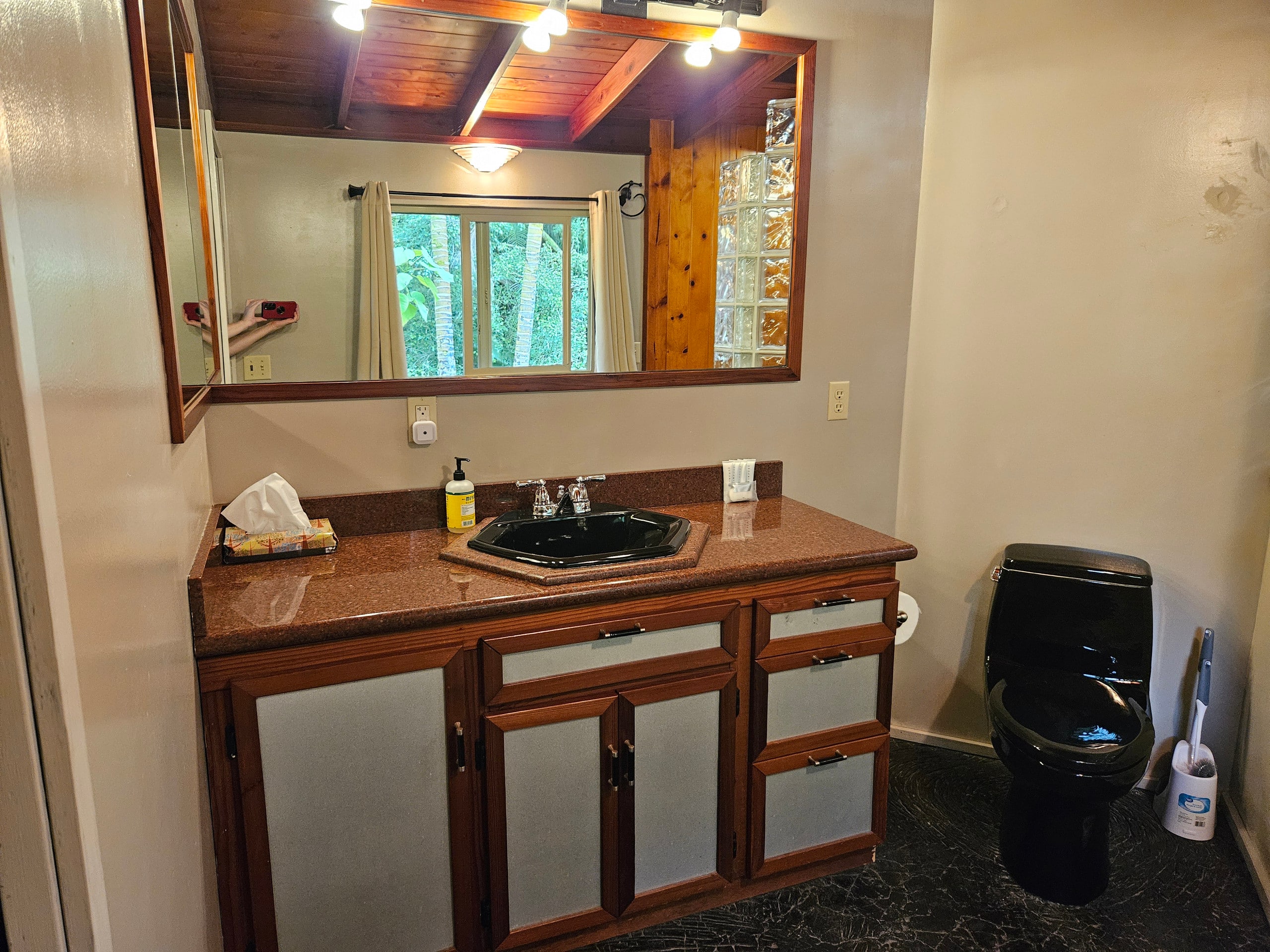 Home in Keaau · ★4.77 · 2 bedrooms · 2 beds · 2 private baths - Image 34