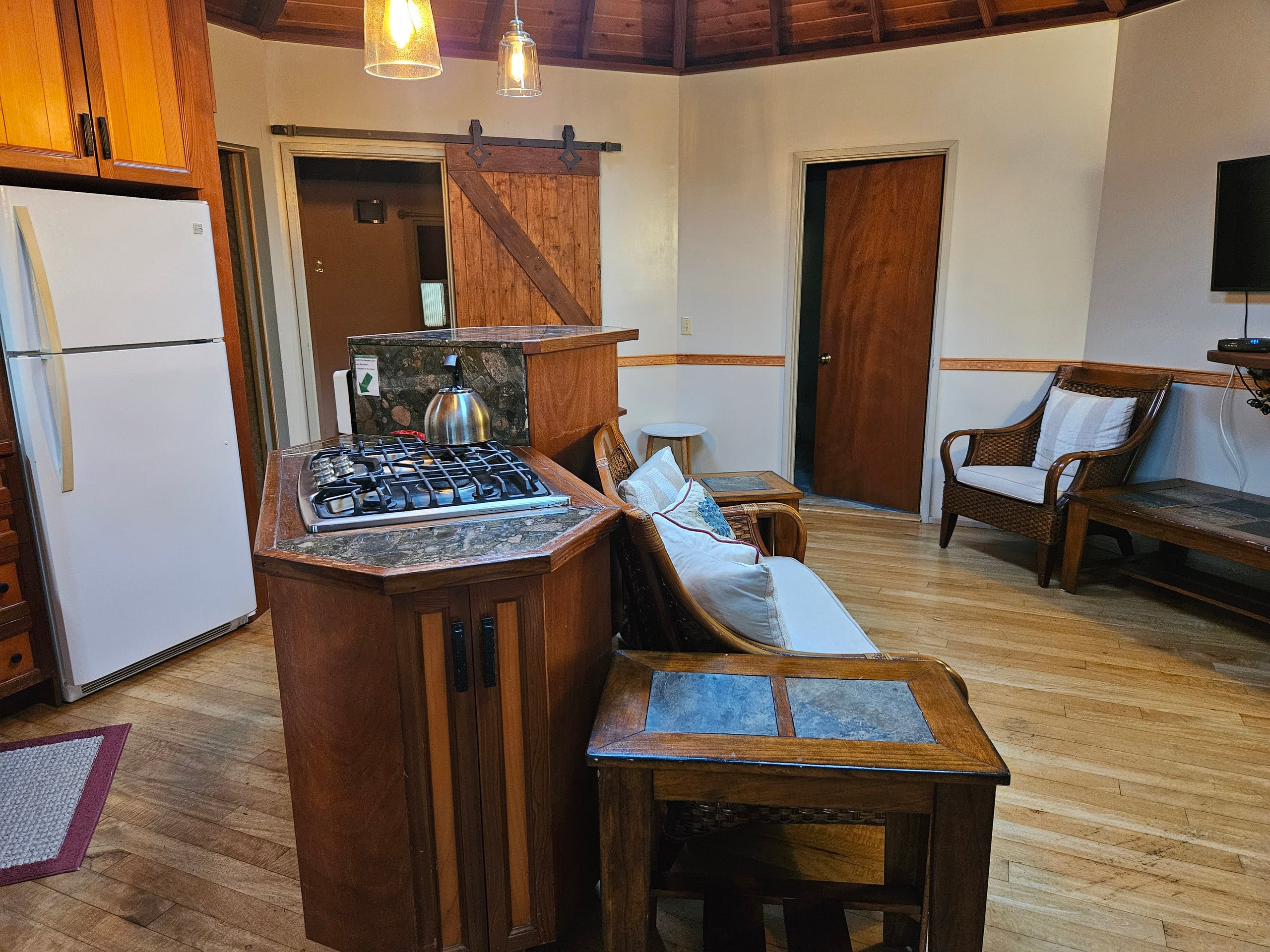 Home in Keaau · ★4.77 · 2 bedrooms · 2 beds · 2 private baths - Image 17