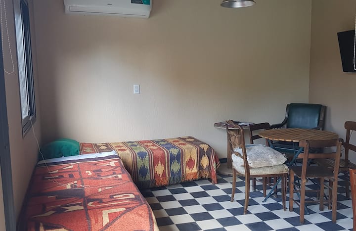 slaapkamer quincho met twee bedden van 80 cm x 190 cm