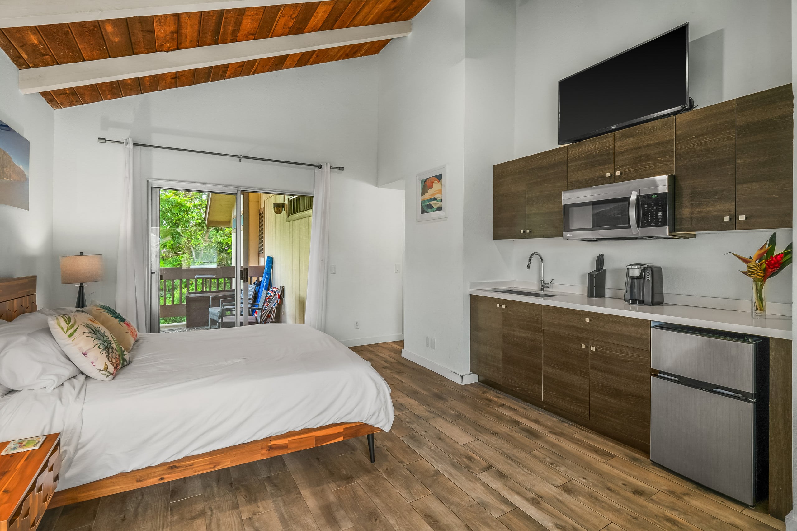 Charming Princeville Studio: AC, Pool & Hot Tub - Image 1