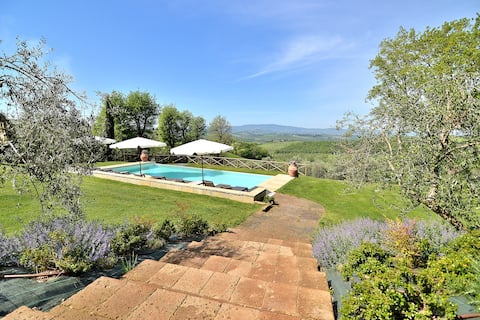 Entire villa with private pool, stunning view!