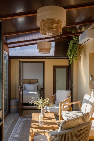 Colosseo Flats and Penthouse gallery image 2