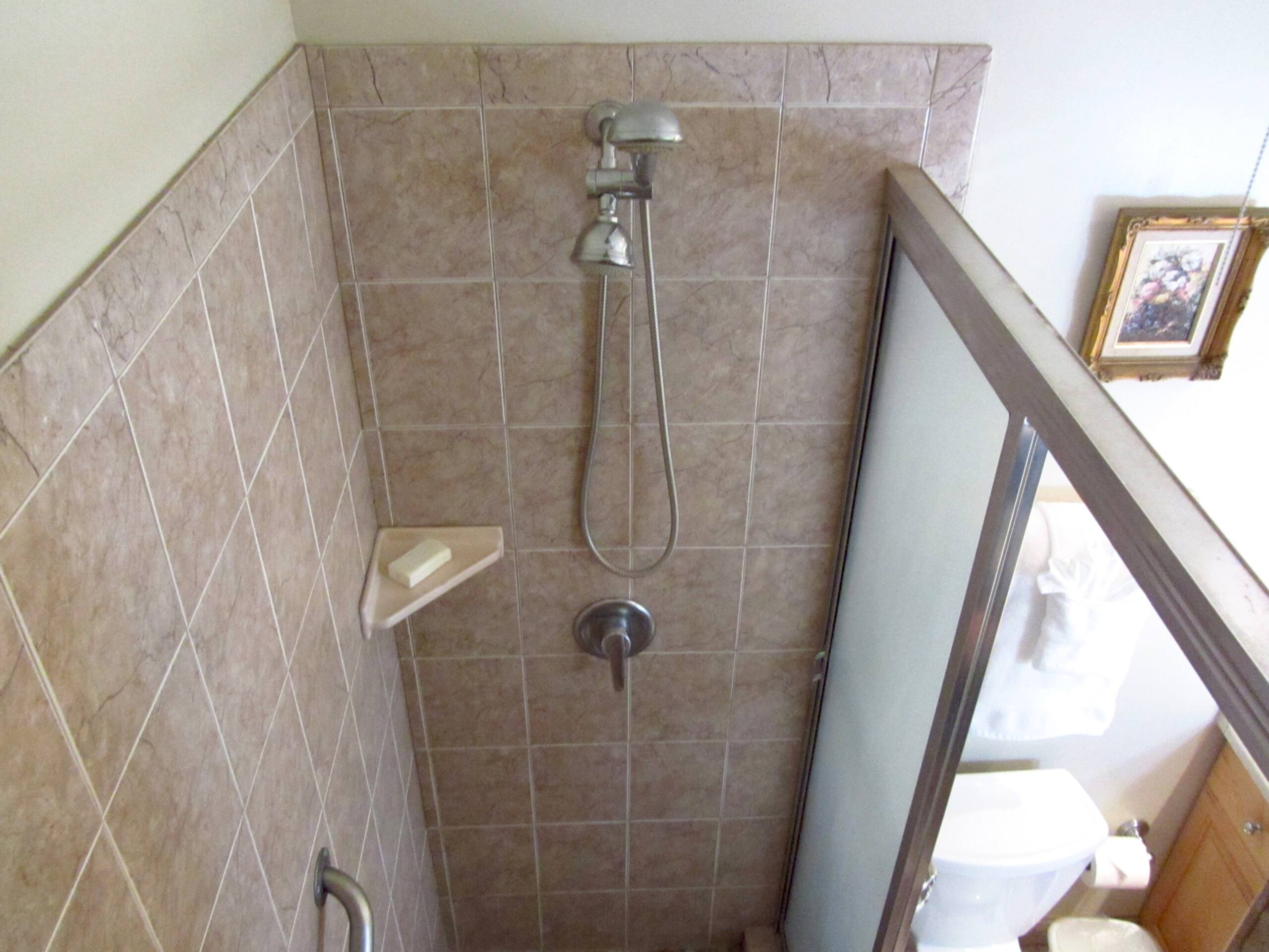Condo in Kihei · ★4.5 · 2 bedrooms · 4 beds · 2 baths - Image 39