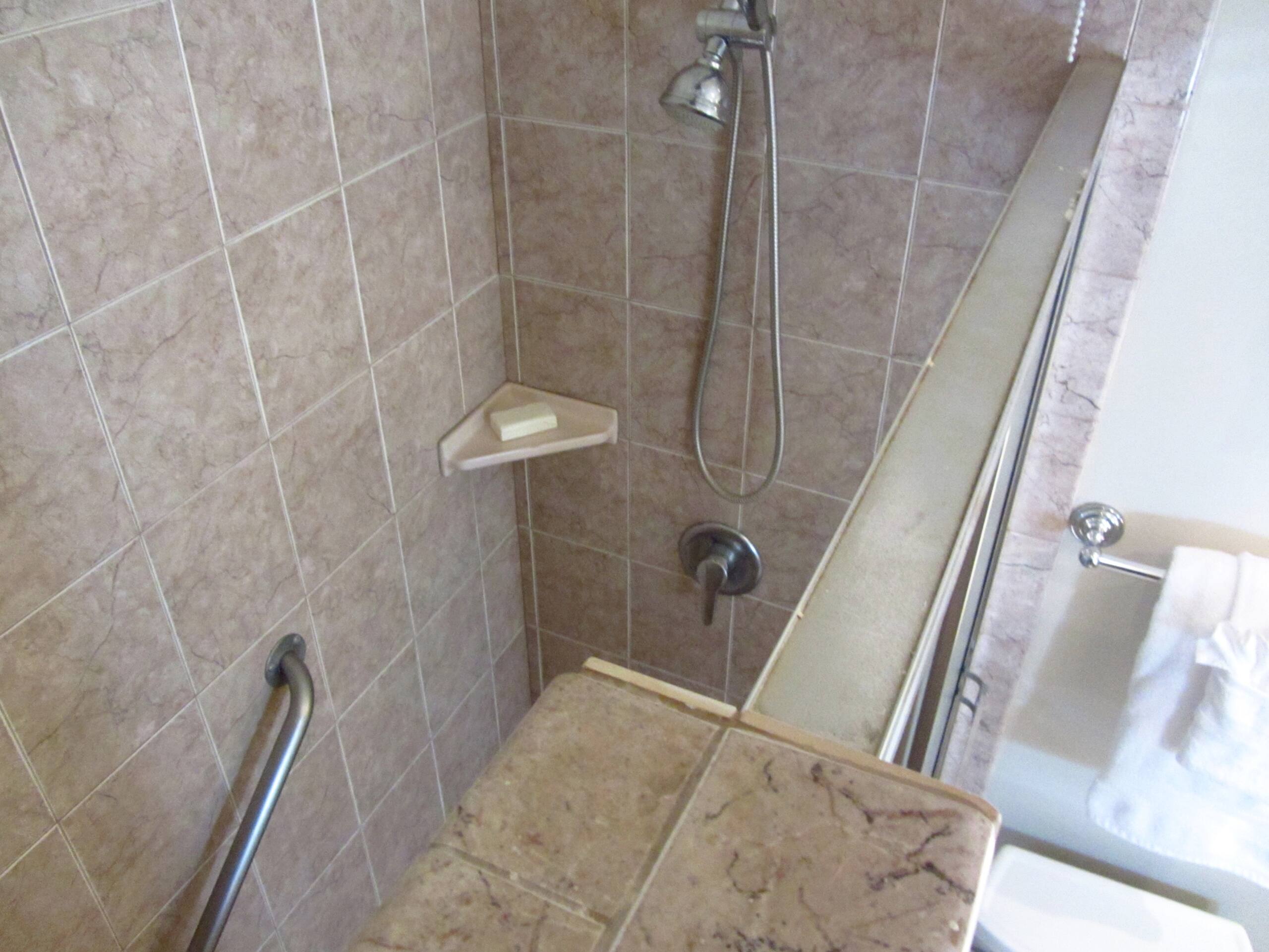 Condo in Kihei · ★4.5 · 2 bedrooms · 4 beds · 2 baths - Image 51