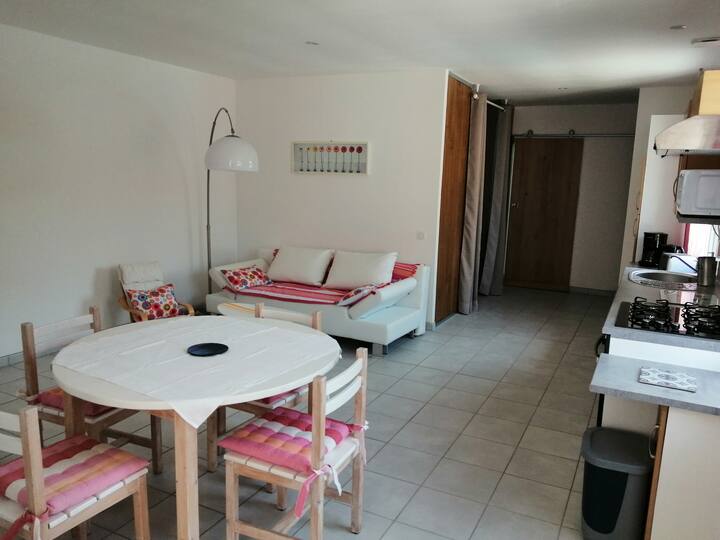 Gîte Dane : Piscine Chauffée & Terrasse Privée - Nouvelle-Aquitaine