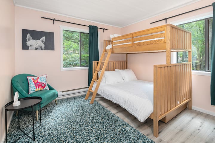 Dormitorio rosa - arriba 
doble lleno con cama nido doble extraíble