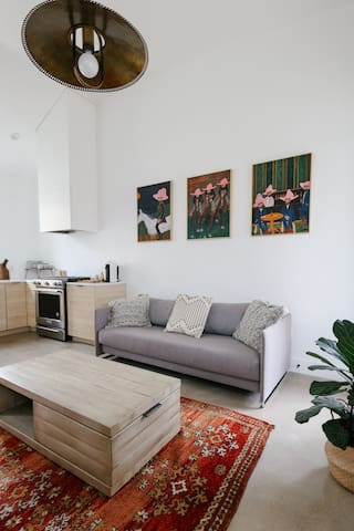 Hip Retreat a few min from DT