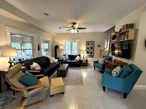 Top performing Airbnb: Creekside Getaway - Large 5 Bedroom - Gobles Grove in Saugeen Shores