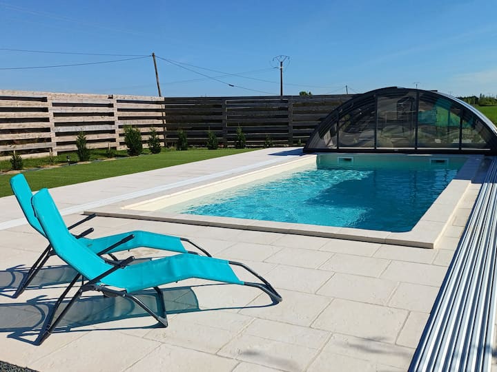 Maison De Campagne Près De La Rochelle, Piscine Ouverte De Pâques à La Toussaint - Charente-Maritime