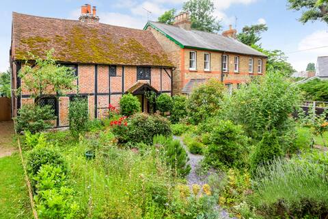 Quaint Tudor Cottage