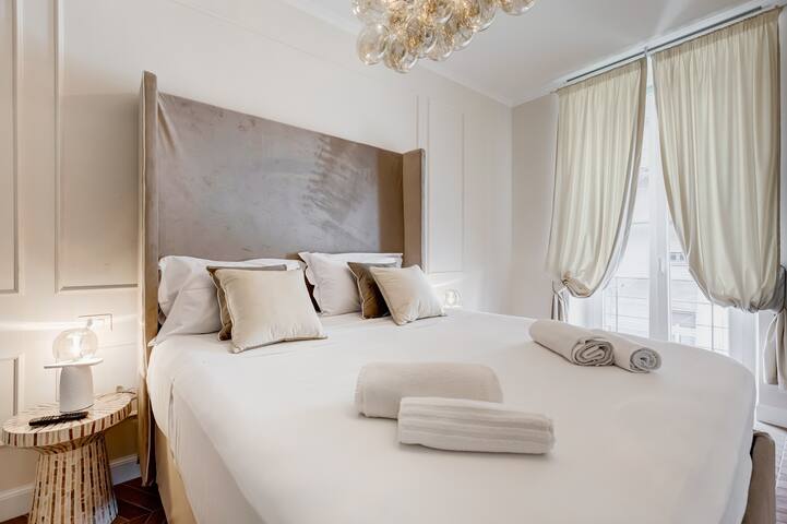 Vatican Design Apartment – NEW! gallery image 3