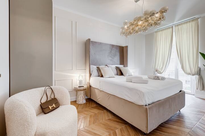 Vatican Design Apartment – NEW! gallery image 4