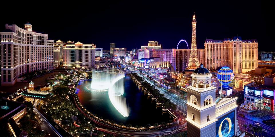 Spacious 3BR Suite in Resort Just Off Vegas Strip! gallery image 3