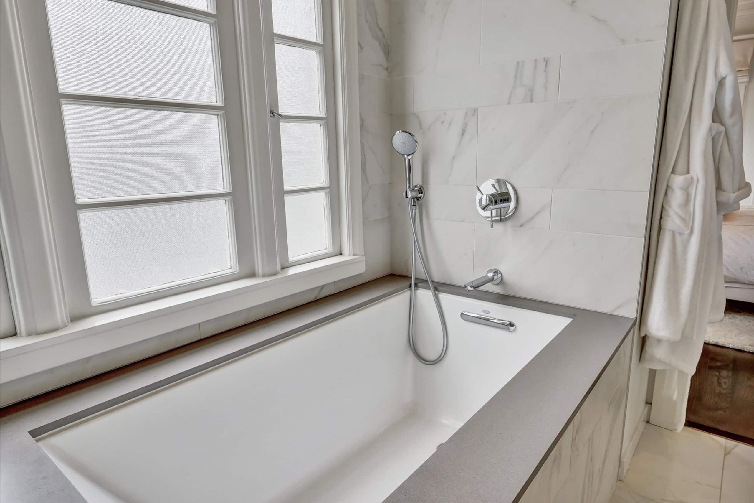 Condo in San Francisco · ★5.0 · 3 bedrooms · 3 beds · 2.5 baths - Image 25