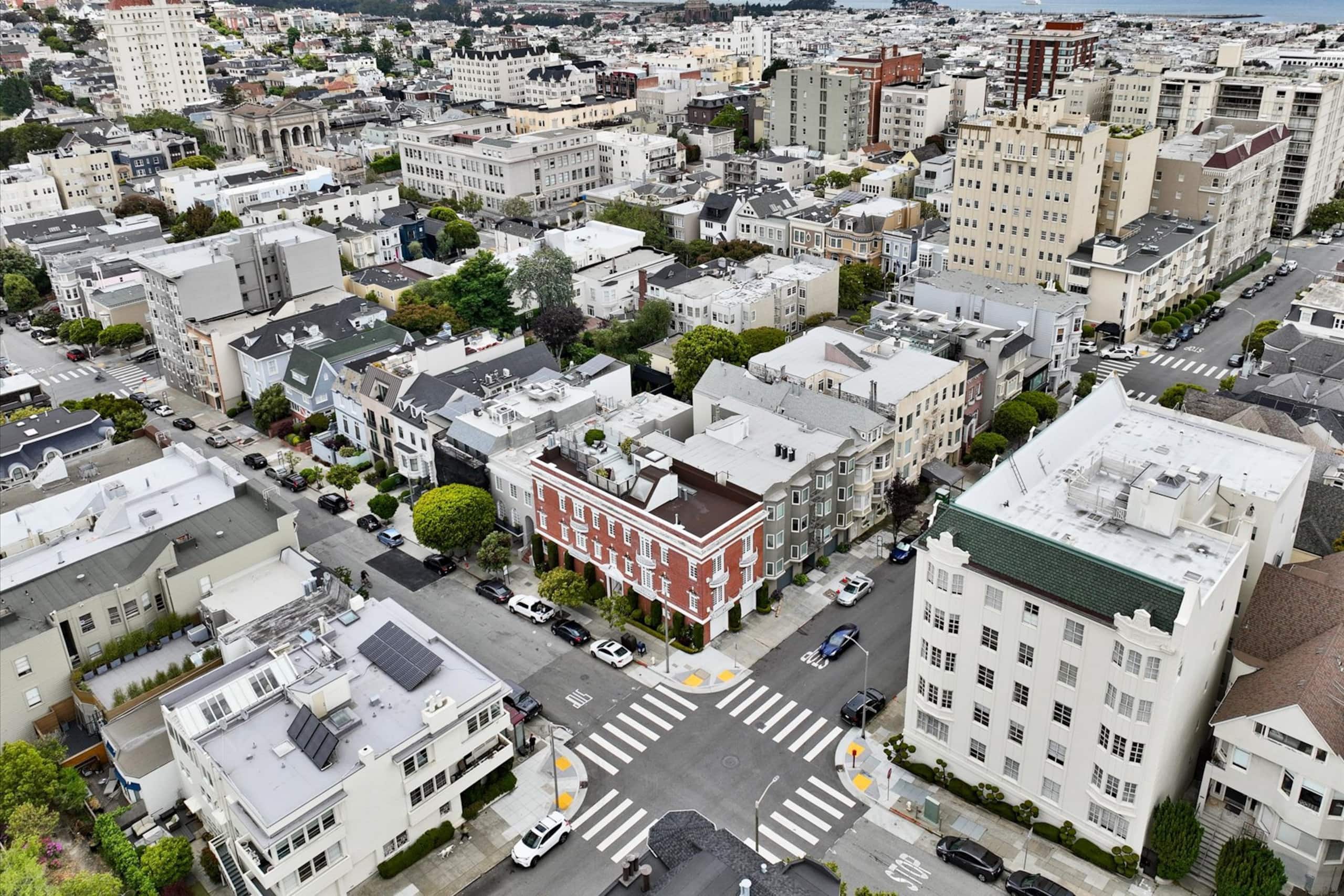 Condo in San Francisco · ★5.0 · 3 bedrooms · 3 beds · 2.5 baths - Image 38