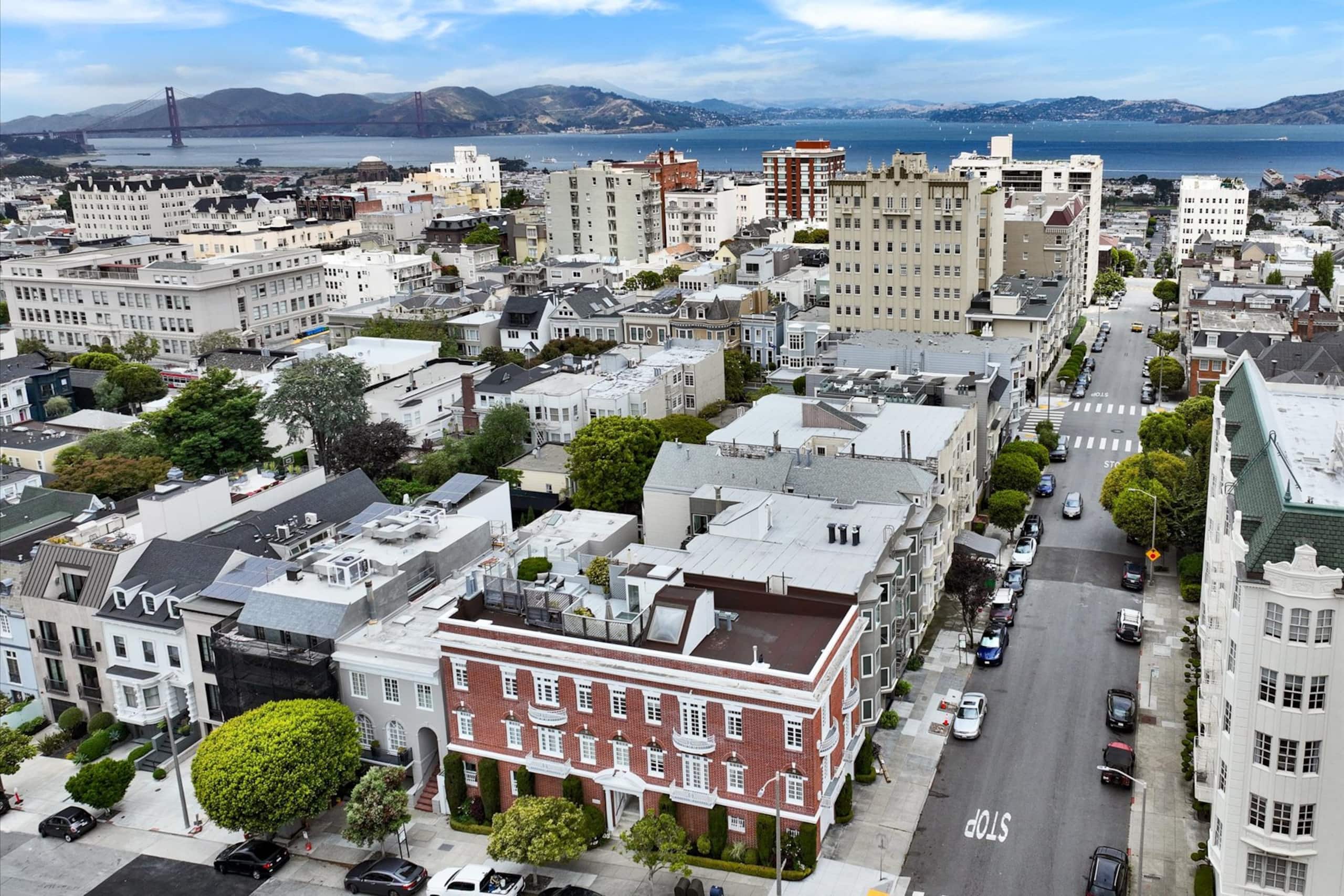 Condo in San Francisco · ★5.0 · 3 bedrooms · 3 beds · 2.5 baths - Image 44