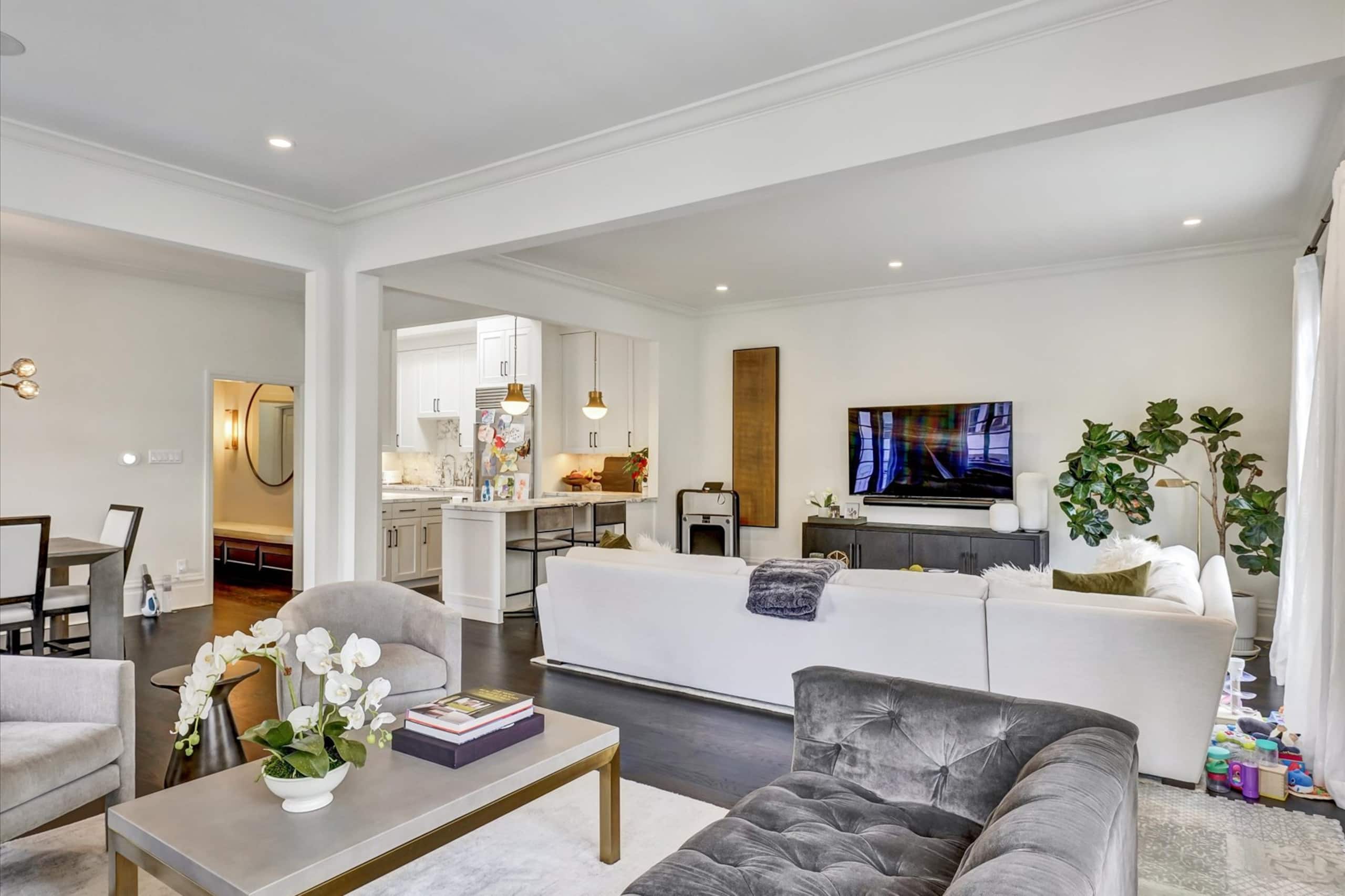 Condo in San Francisco · ★5.0 · 3 bedrooms · 3 beds · 2.5 baths - Image 3