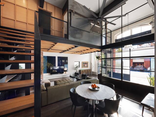 Loft 393 – Converted Warehouse Near Smith St gallery image 4