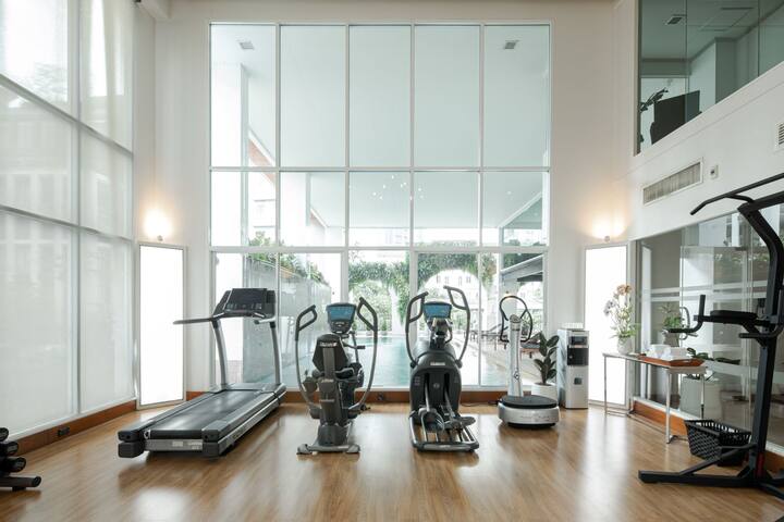 Lavish Luxe 2-Bedroom Suite Balcony Thonglor gallery image 4