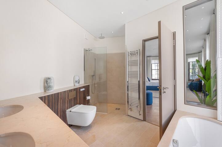 New Refurbishment w AC and Roof Terrace nr Portobe gallery image 3