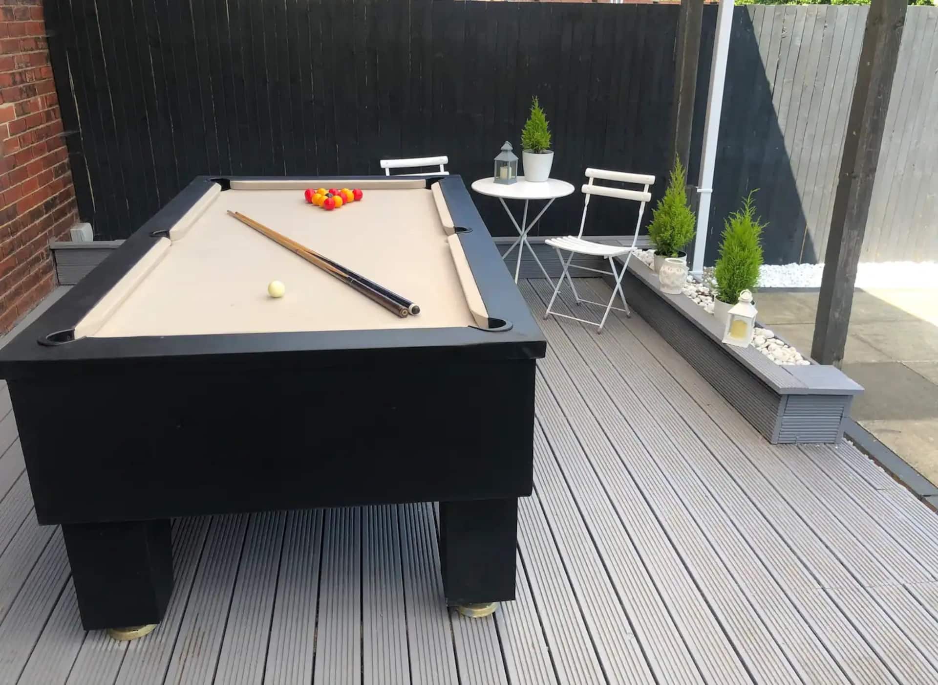 Cheerful 3 Bed Home with Pool Table
