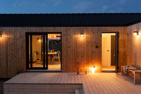 Modern 2 room- stay for the executive guest