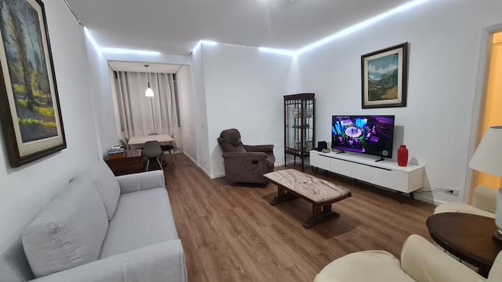 Apartamento Em Prédio Em Frente A Praia Do Leblon - Rio de Janeiro